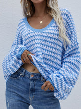 Lade das Bild in den Galerie-Viewer, Sarika™ | Gestreifter lockerer Pullover mit V-Ausschnitt
