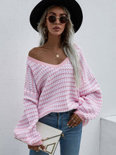 Lade das Bild in den Galerie-Viewer, Sarika™ | Gestreifter lockerer Pullover mit V-Ausschnitt
