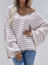 Lade das Bild in den Galerie-Viewer, Sarika™ | Gestreifter lockerer Pullover mit V-Ausschnitt
